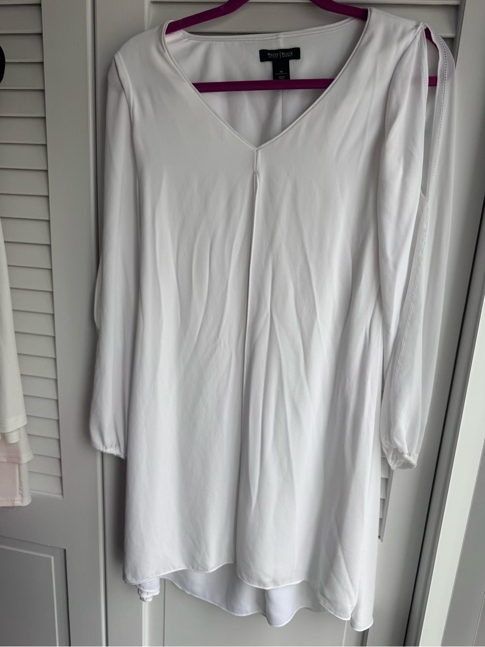 White House Black Market White V-Neck Long Sleeve Tunic